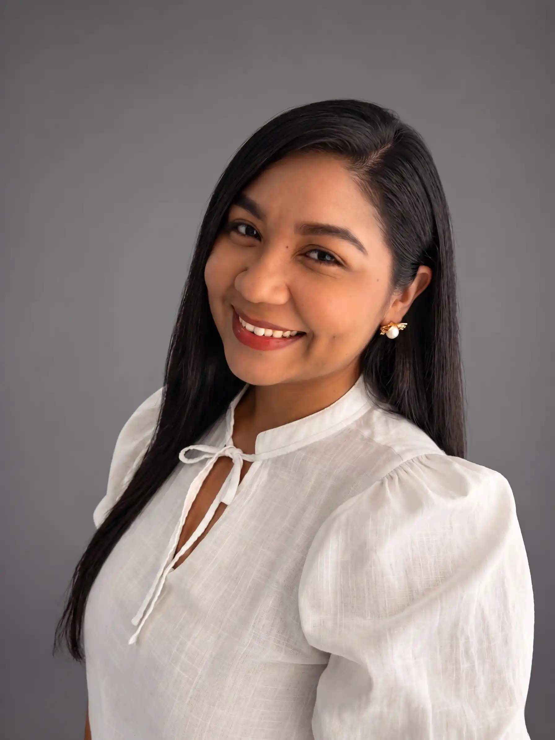 María Cristina García, Coordinadora de Trámites y Negocios